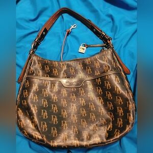 DOONEY & BOURKE 1975 SIGNATURE COLLINS Black Shoulder Bag